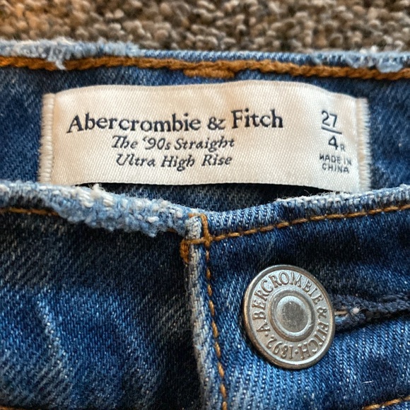 Abercrombie The 90’s Straight Ultra High Rise - Picture 2 of 3
